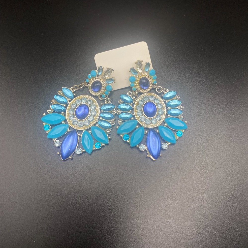 Earrings - Picture 2 of 4